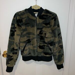 Camo fuzzy bomber jacket